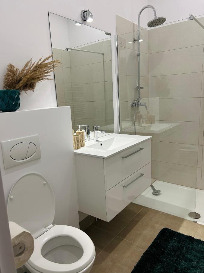 Ado Home 锡比乌 外观 照片